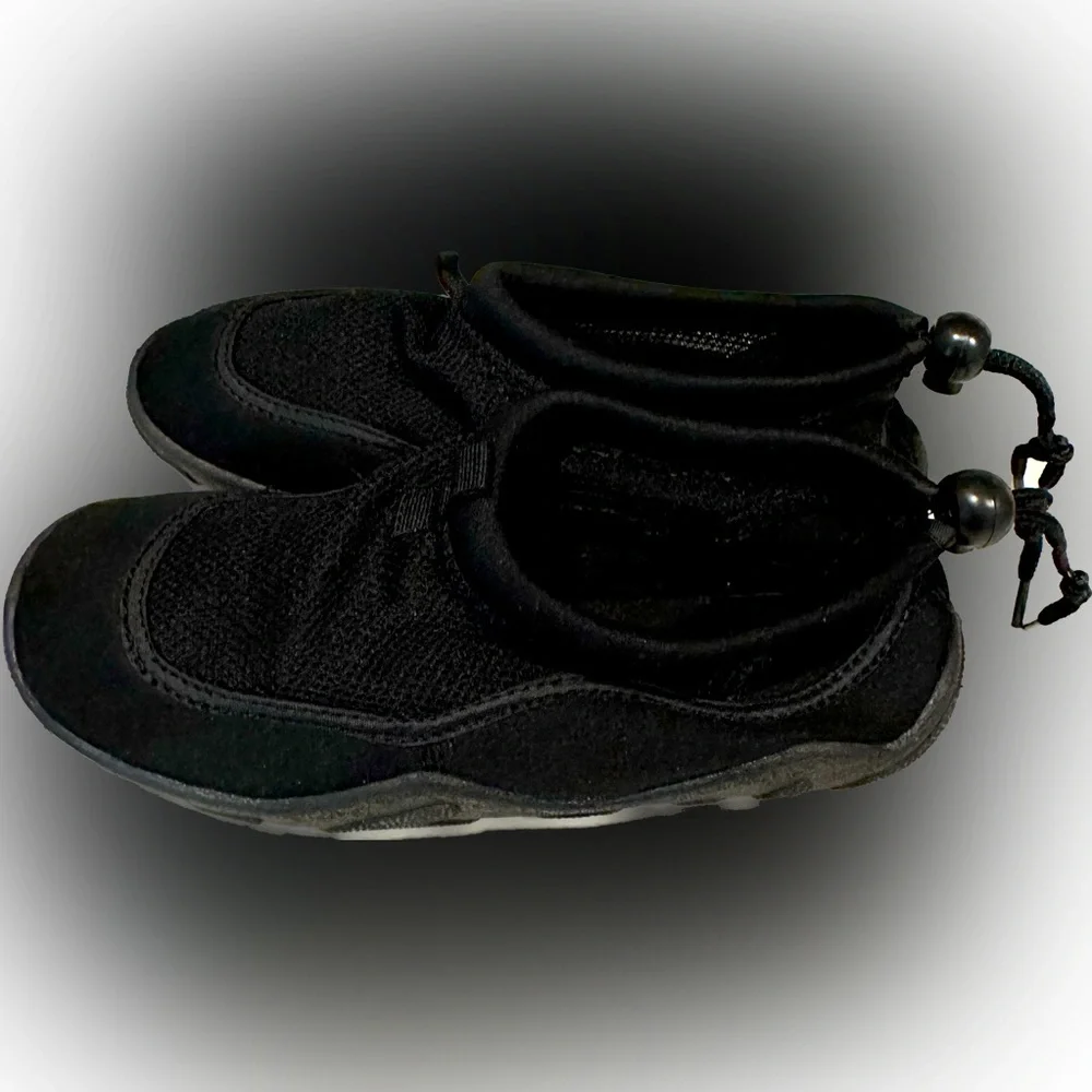 S.C.I.I. Children’s/Kids Black Water Shoes Sz:4 Swim Summer Water Parks!